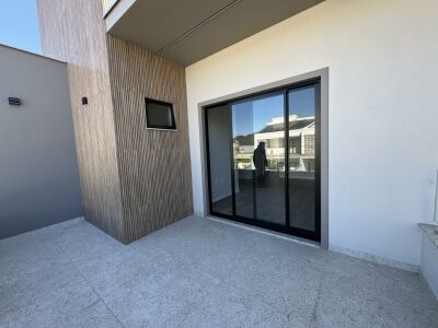 Imagem 1 de Casa geminada alto padrão com piscina e 03 suítes no Bairro Amizade loading=